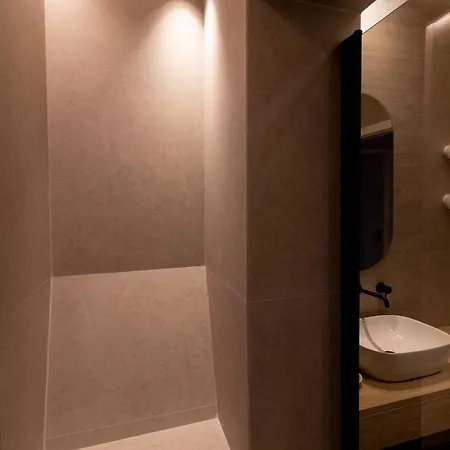 Lulom - Rooftop Boutique بيت ضيافة