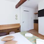Lulom - Rooftop Boutique Πανσιόν 3*