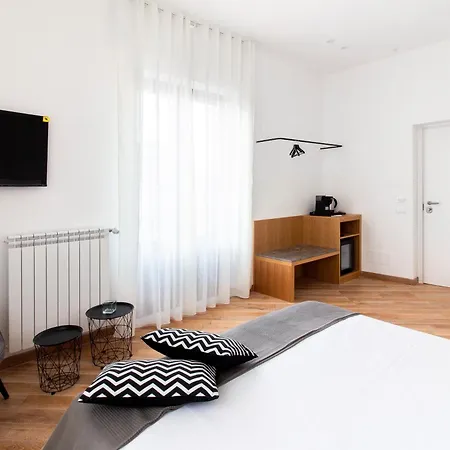 Πανσιόν Lulom - Rooftop Boutique 3*